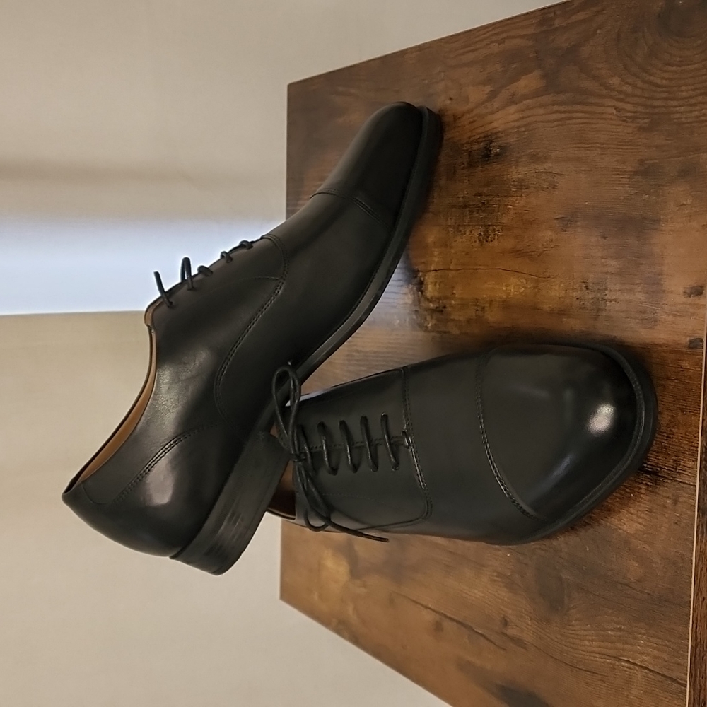 NWOT Vince Camuto Mens Black Dress Shoes Size 9 1/2.